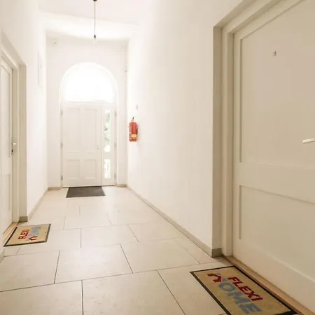 Flexihome Sk - Park Komenskeho Lägenhetshotell Košice